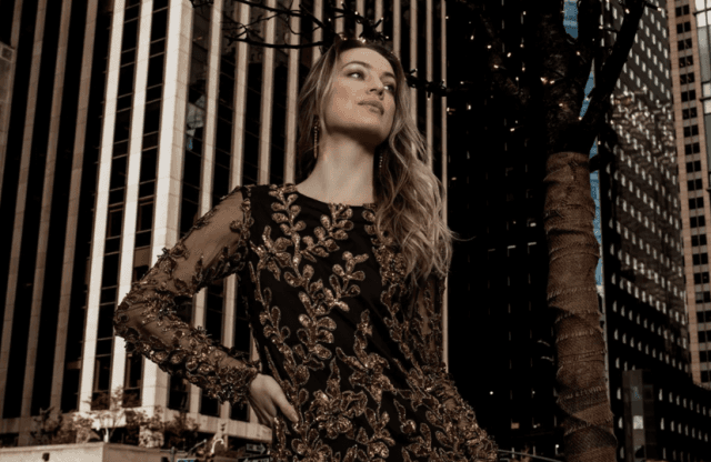 Shimmering Statements: Donna Leah Designs Inspired by the Golden Globes 2024